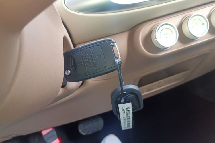 五菱汽车 宏光MINIEV 2025款 四门版 进阶款中控内饰11