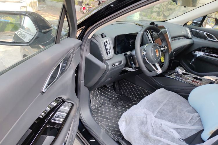 红旗HS3 PHEV 2025款 117km 劲为版中控内饰20