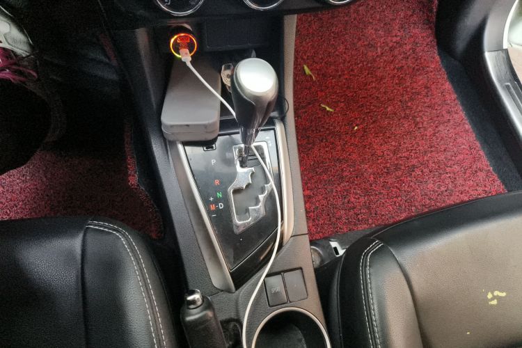 丰田 雷凌 2016款 1.6G CVT精英版中控内饰18