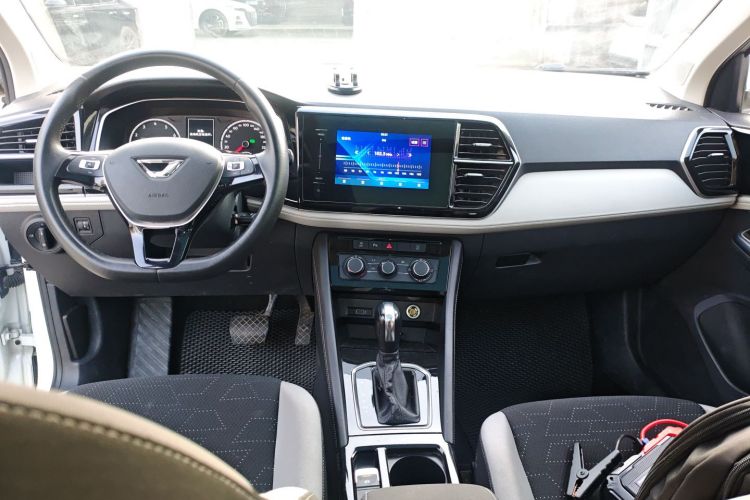 捷达VS7 2023款 280TSI 自动进取版中控内饰12
