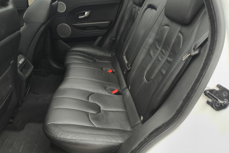 路虎 揽胜极光(进口) 2015款 2.0T 5门耀享版中控内饰7004