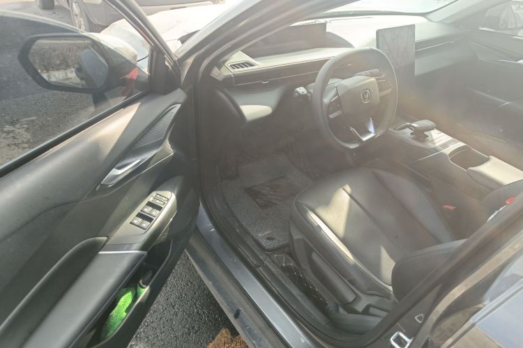 长安 逸动 2025款 蓝鲸 1.5T 500Bar尊贵型中控内饰20