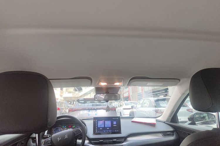 红旗E-QM5 2023款 改款 基础出行版中控内饰22