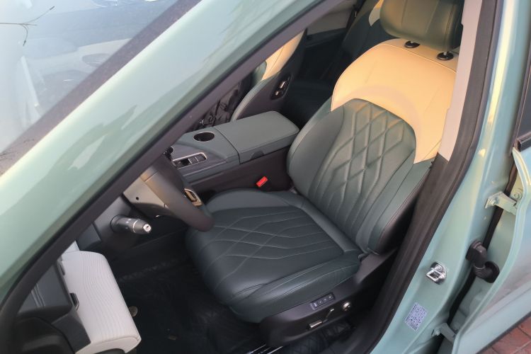 捷途山海L9 2024款 1.5TD 2DHT Max 7座中控内饰19