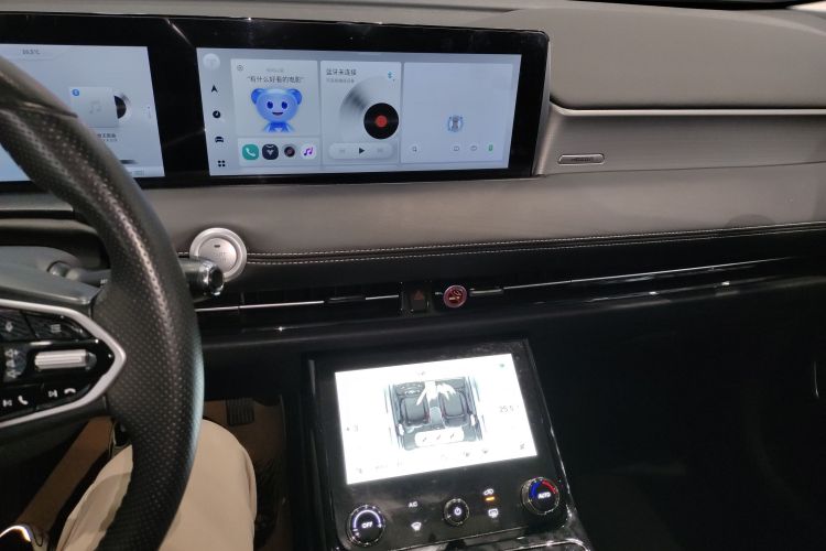 哪吒汽车 2022款 哪吒U-Ⅱ 610 三元锂中控内饰16