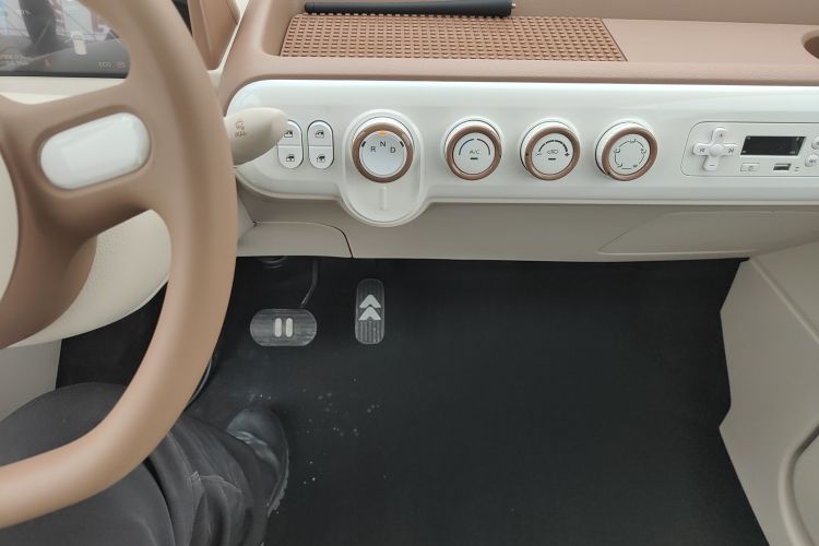 奔腾小马 2026款 222km 萌趣马 Plus中控内饰16