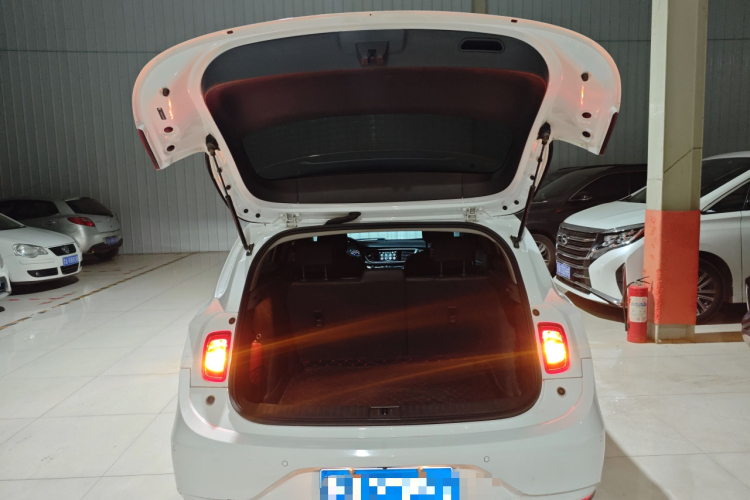 别克 阅朗 2019款 18T 自动互联精英型 国VI机舱底盘23