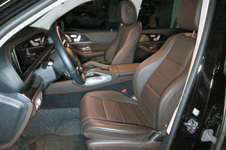 奔驰GLE 2023款 GLE 350 4MATIC 时尚型中控内饰19