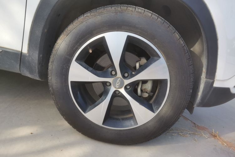 奇瑞 瑞虎7 2016款 2.0L CVT耀臻版车身外观10