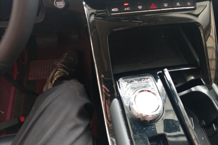 哈弗H6 2022款 第三代 1.5T 自动两驱Pro中控内饰18