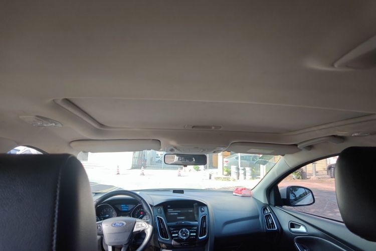 福特 福克斯 2018款 三厢经典 EcoBoost 125 自动超能风尚型智行版中控内饰22