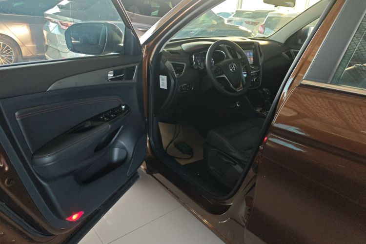 长安CS75 2017款 尚酷版 1.5T 自动锋享型中控内饰7003