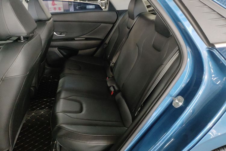 现代 伊兰特 2022款 1.5L CVT GLX精英版中控内饰7004
