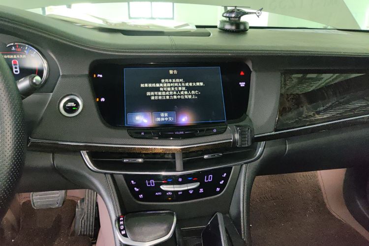 凯迪拉克CT6 2017款 28T 豪华型中控内饰16