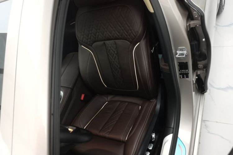 宝马7系 2019款 730Li 豪华套装局部细节19