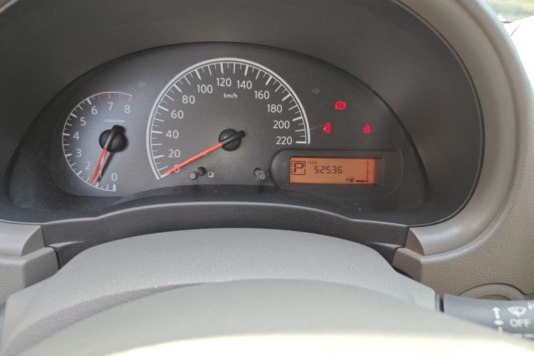 日产 阳光 2015款 1.5XE CVT舒适版中控内饰14