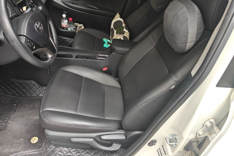 丰田 威驰FS 2021款 1.5L CVT锋驰版中控内饰19