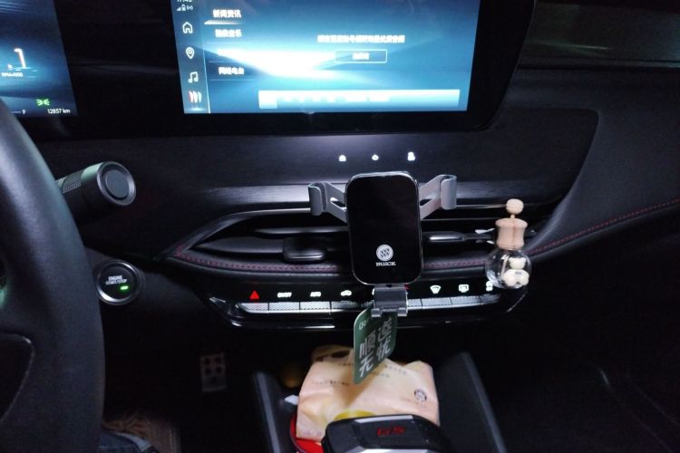 别克 威朗 2023款 Pro GS 猎风版中控内饰16