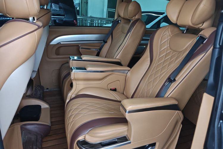 奔驰 威霆 2018款 2.0T 商务版 国VI中控内饰21