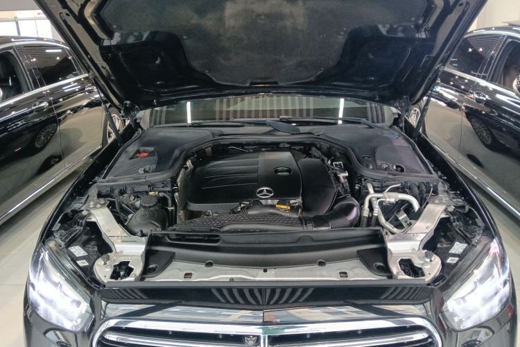 奔驰E级 2021款 改款 E 300 L 时尚型机舱底盘24