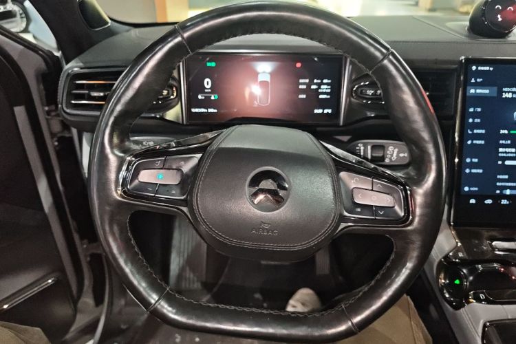 蔚来ES8 2020款 450KM 签名版 六座版中控内饰13