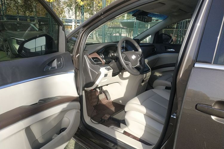 别克GL8 2023款 陆上公务舱 舒适型中控内饰7003