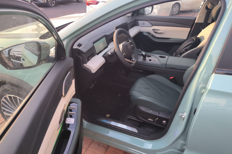 捷途山海L9 2024款 1.5TD 2DHT Max 7座中控内饰20