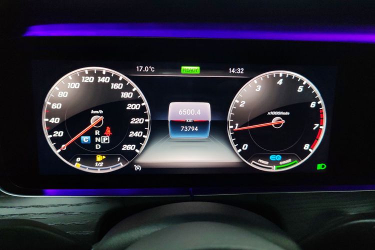 奔驰E级 2019款 E 260 L 运动型中控内饰14