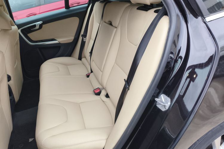 沃尔沃V60 2014款 改款 T5 智逸版中控内饰7004