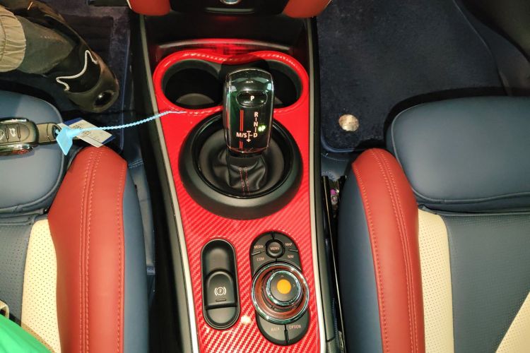 MINI JCW COUNTRYMAN 2021款 2.0T JOHN COOPER WORKS ALL-IN中控内饰18