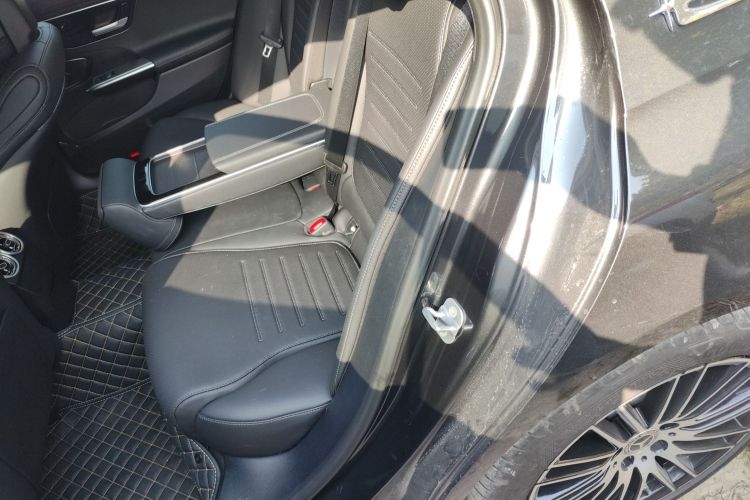 奔驰C级 2024款 改款 C 200 L 运动版中控内饰21