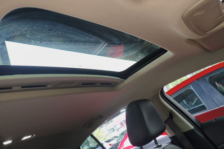 别克 君威 2024款 25T 超享版中控内饰22