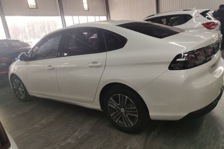 标致308 2018款 1.6L 手动时尚版车身外观4