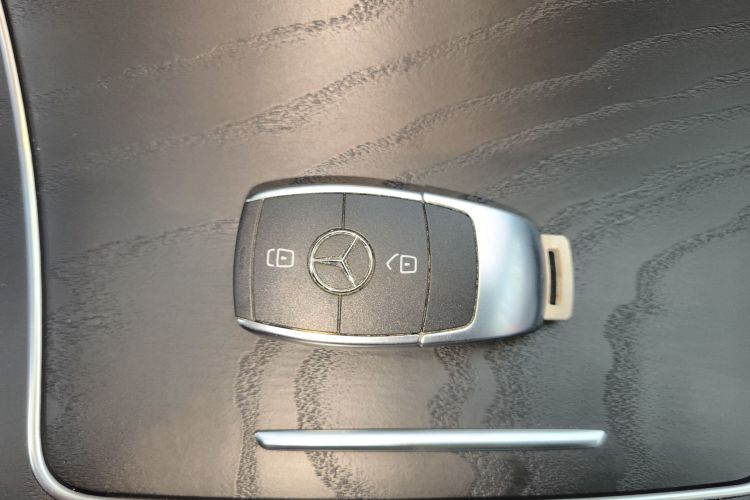 奔驰C级(进口) 2020款 改款 C 200 旅行轿车中控内饰11