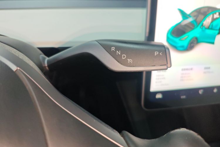 特斯拉 Model Y 2021款 长续航全轮驱动版 3D7局部细节18