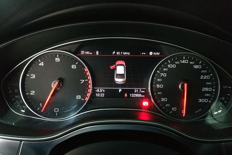 奥迪A6L 2015款 35 FSI quattro 舒适型中控内饰14