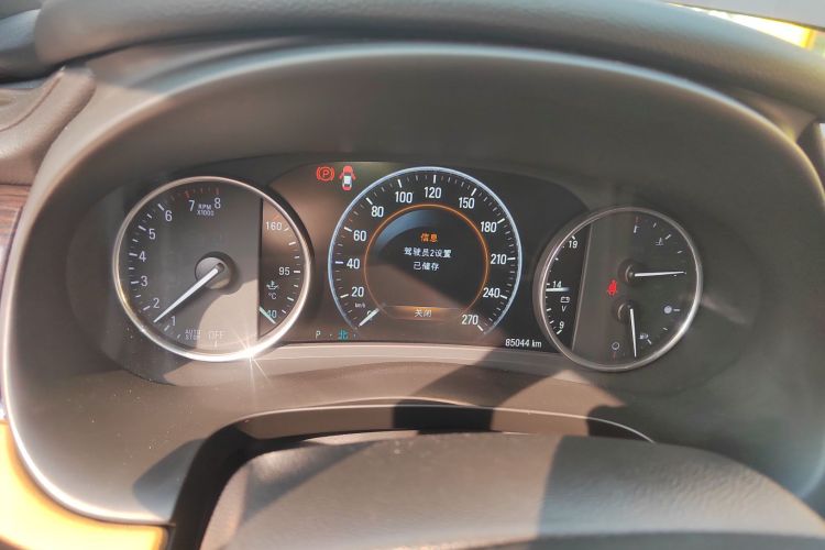 别克 君越 2016款 28T 豪华型中控内饰14