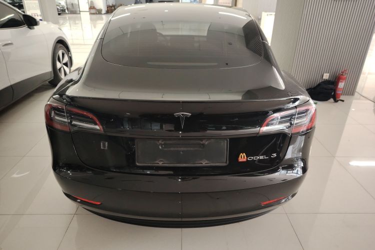 特斯拉 Model 3 2022款 后轮驱动版车身外观6