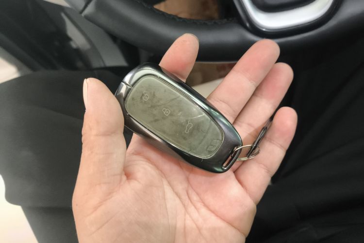 理想汽车 理想ONE 2020款 增程6座版中控内饰11