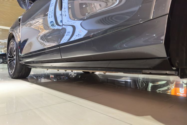 岚图汽车 岚图FREE 2025款 FREE+ 后驱乾崑版局部细节9002