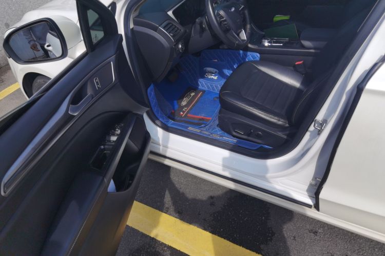 福特 蒙迪欧 2017款 改款 EcoBoost 180 时尚型中控内饰7003