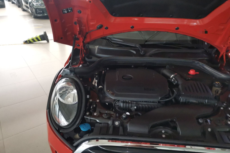 MINI 2018款 1.5T ONE PLUS机舱底盘25