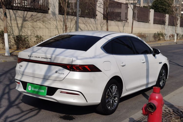 比亚迪 秦PLUS 2023款 冠军版 DM-i 55KM超越型车身外观7