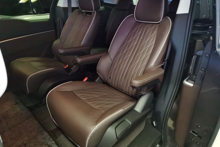 别克GL8 2023款 陆上公务舱 652T 豪华型中控内饰7004