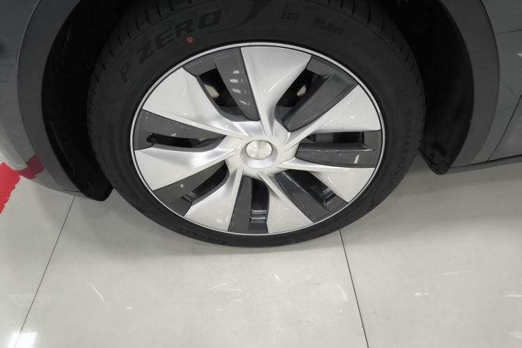 特斯拉 Model Y 2022款 改款 后轮驱动版车身外观6007