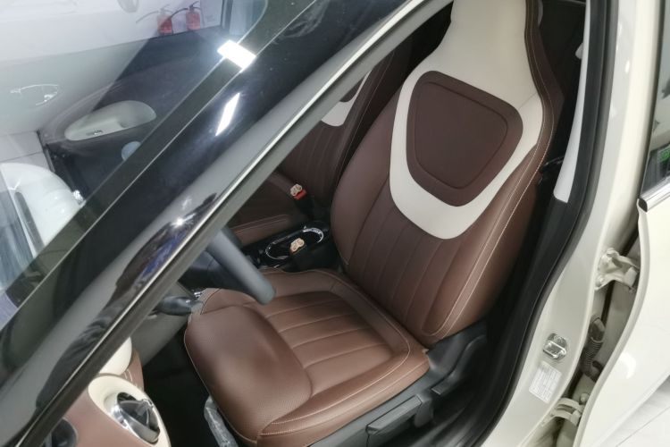 五菱汽车 五菱缤果 2023款 333km 悦享+款中控内饰19