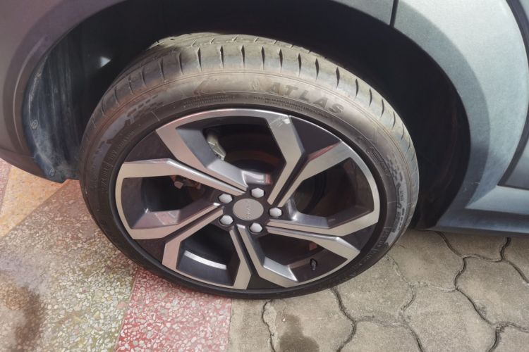 领克06 2023款 Remix 1.5T 劲Halo车身外观6008