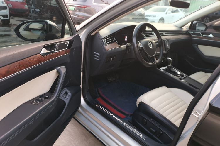 大众 迈腾 2017款 380TSI DSG 旗舰型中控内饰7003