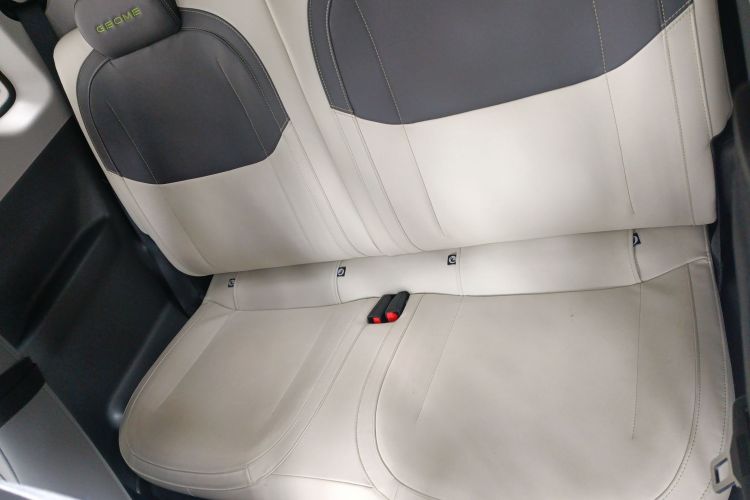 吉利银河 2024款 200km 熊猫骑士中控内饰21