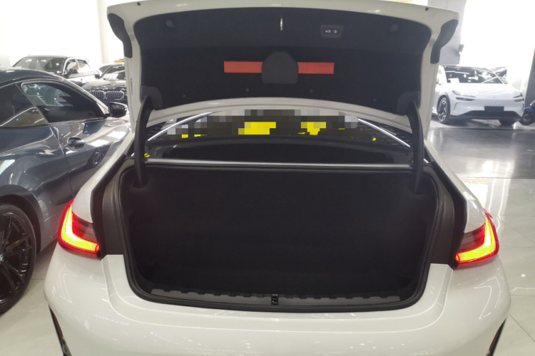 宝马3系 2023款 325Li xDrive M运动套装局部细节23